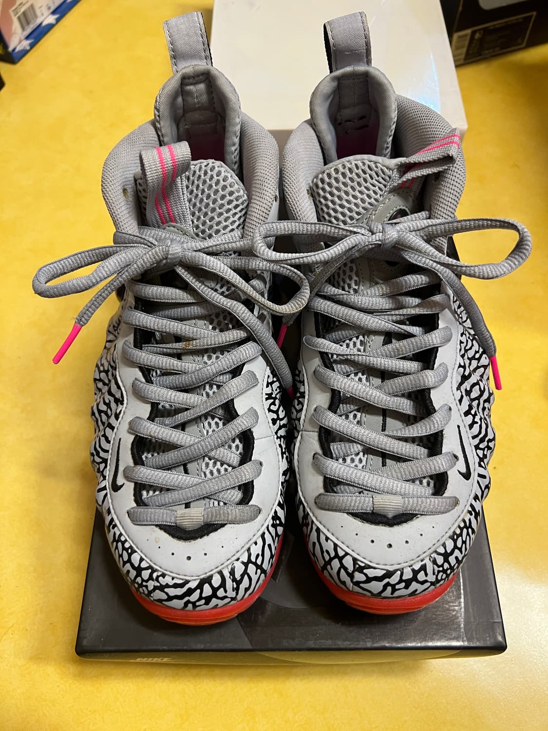 나이키 애어폼포짓 프로 상품이미지1