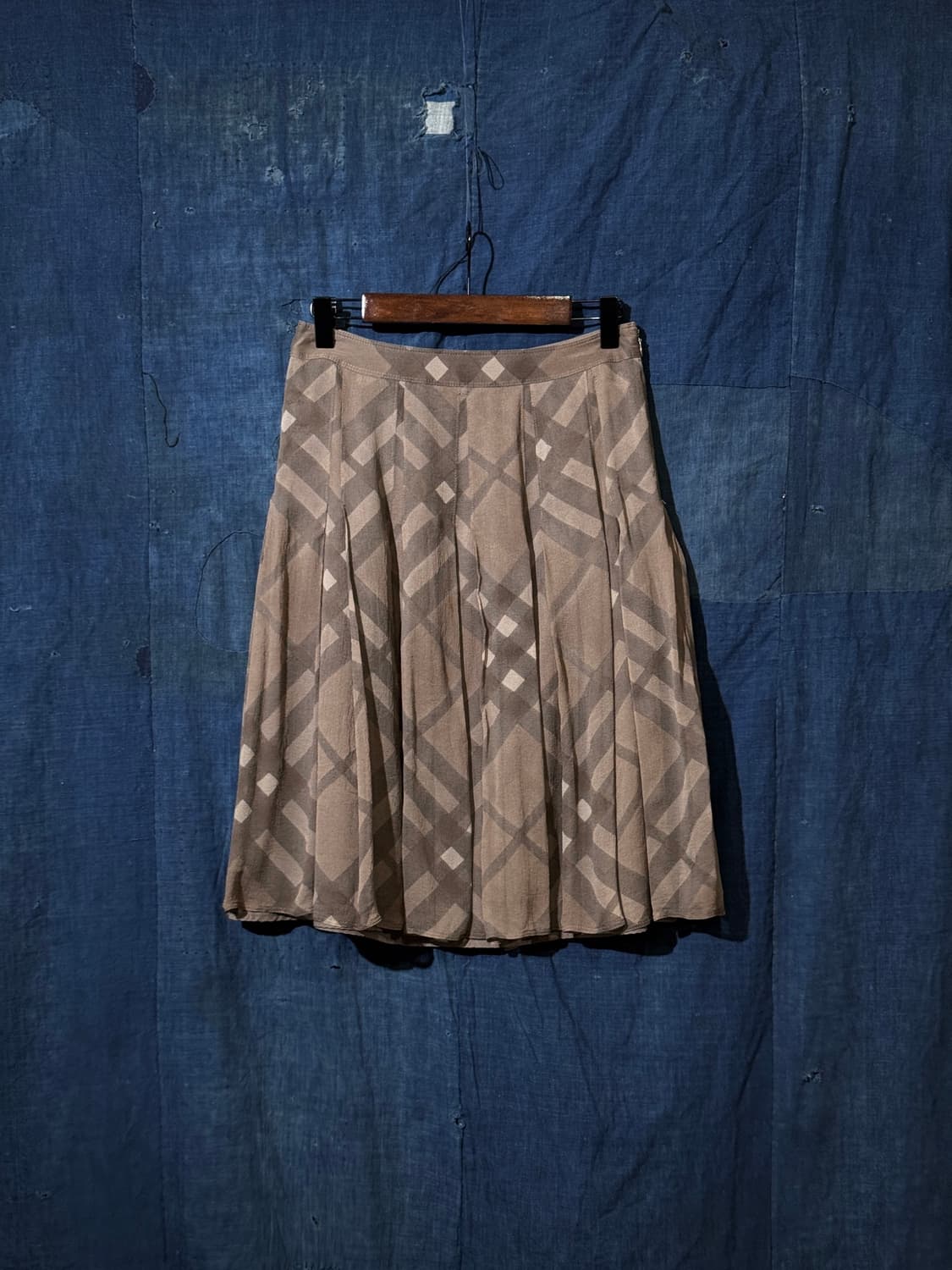 26inch) BURBERRY Shadow Check Silk Skirt 상품이미지2