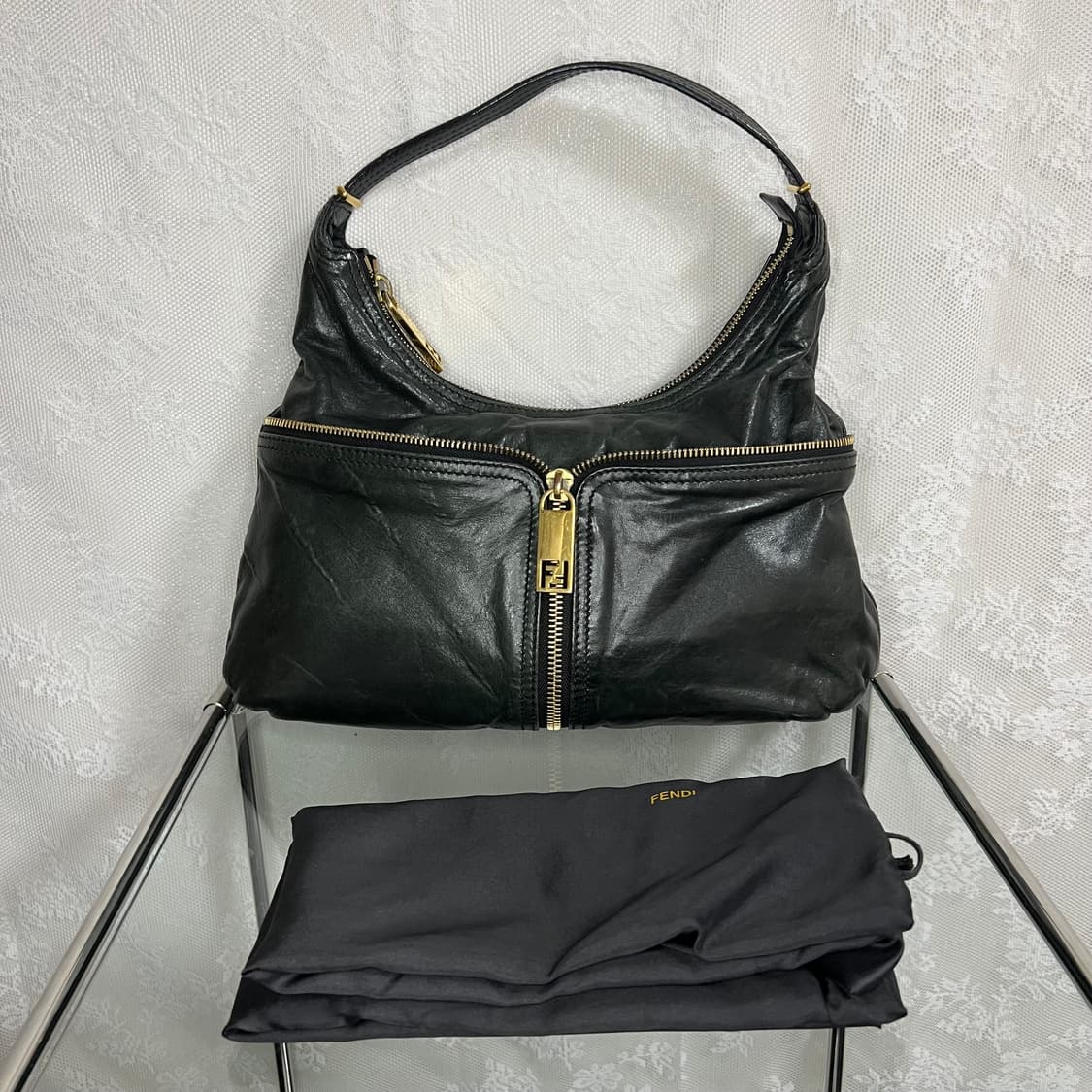 펜디 블랙 레더 호보백 상품이미지10