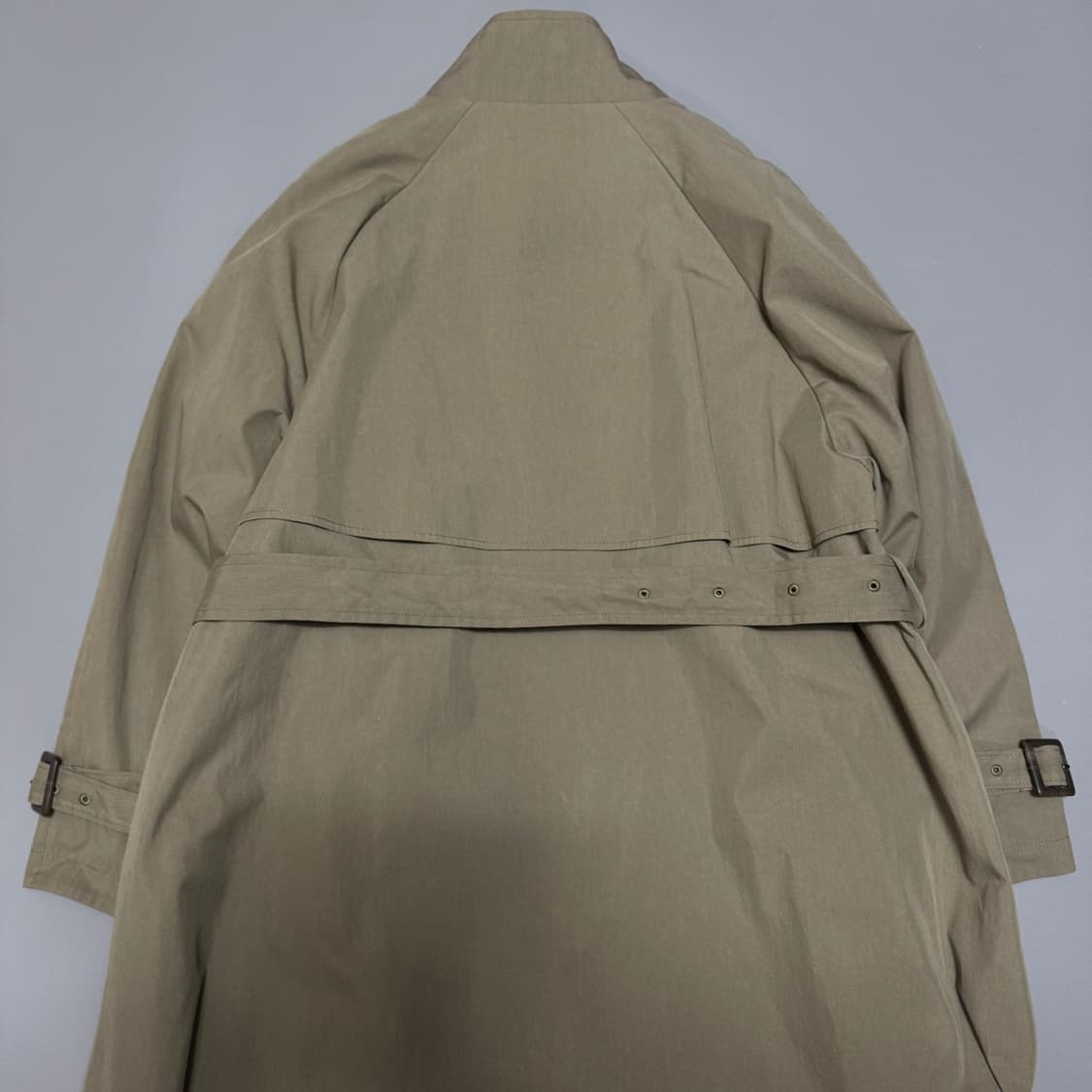 빔즈(BEAMS HEART) 베이지 코튼 나일론 벨티드 루즈 트렌치 코트 상품이미지6