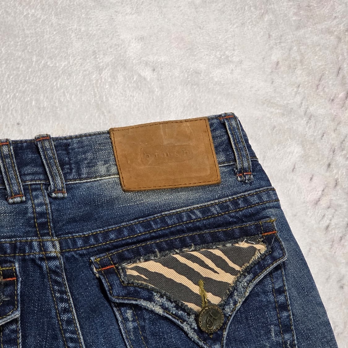 빈티지 워싱 애니멀 패턴 스트레이트핏 데님 팬츠 상품이미지2