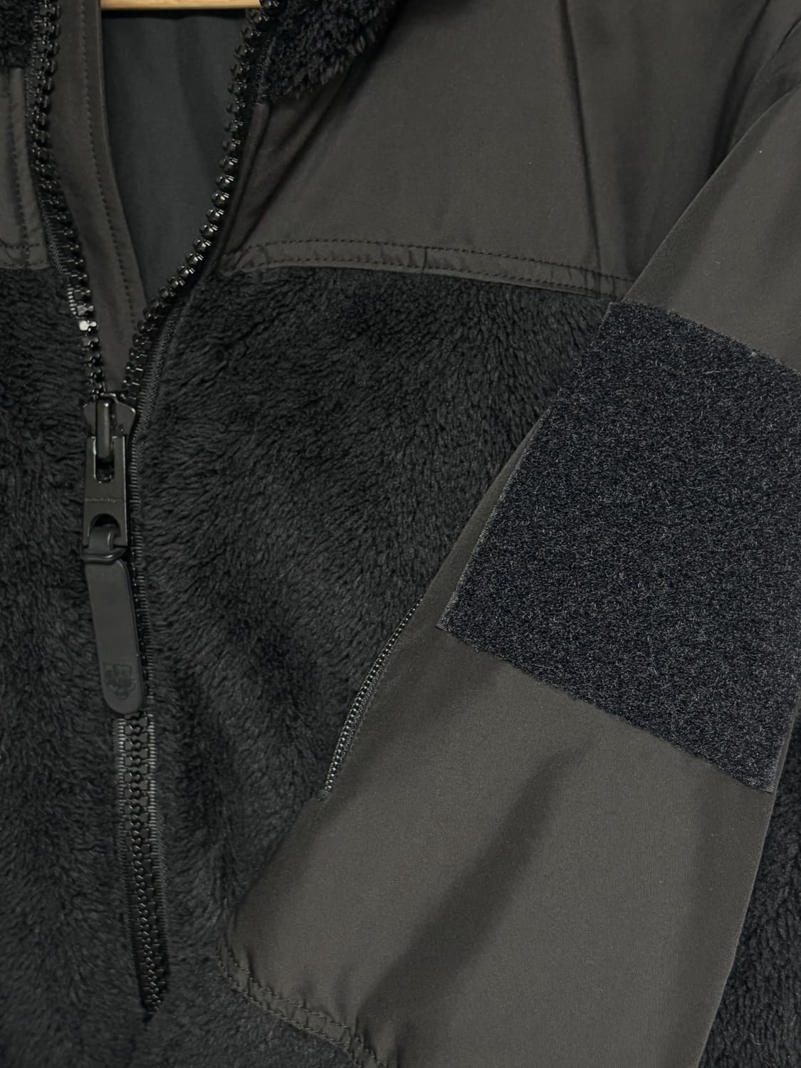 오니츠카타이거 플리스 자켓 상품이미지4