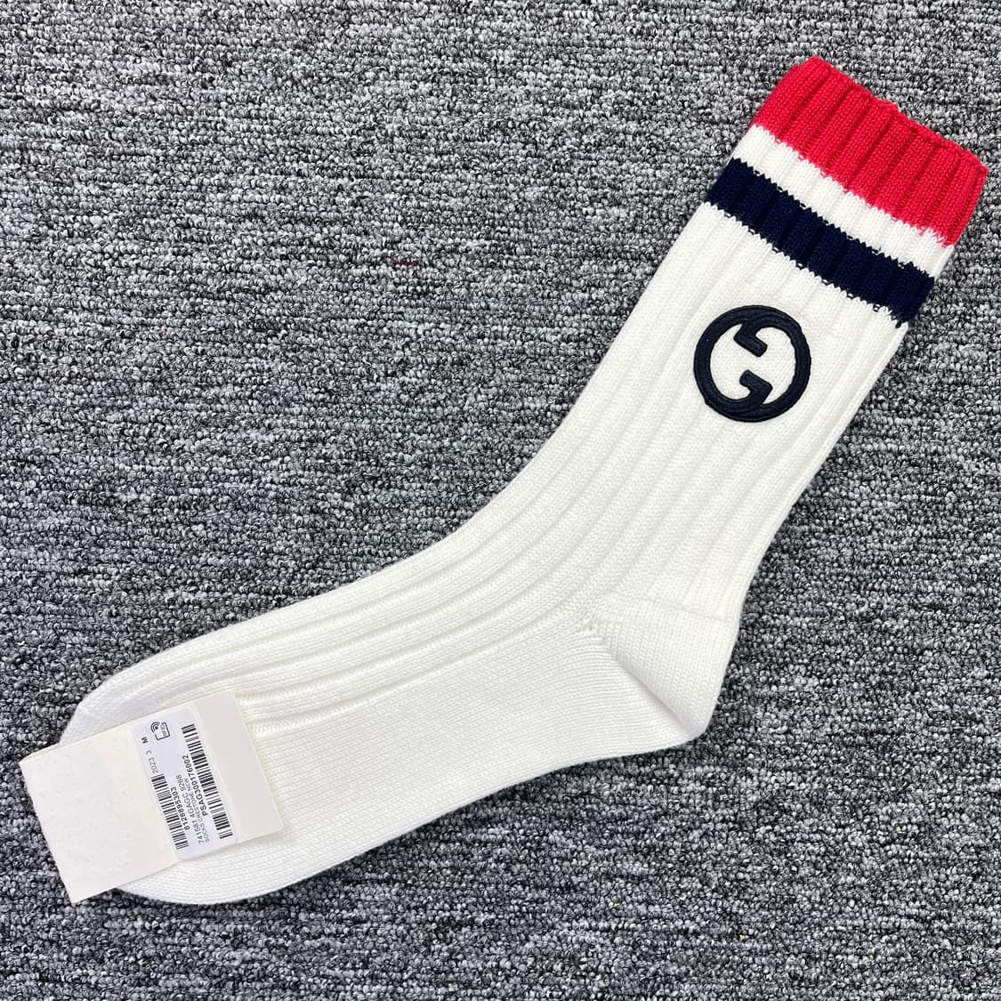 새상품 구찌 양말 인터로킹 자수 로고 삭스 화이트 네이비 레드 M 사이즈 상품이미지3