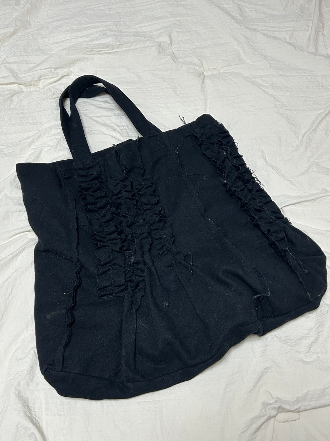 꼼데가르송 프릴 토트백 상품이미지1