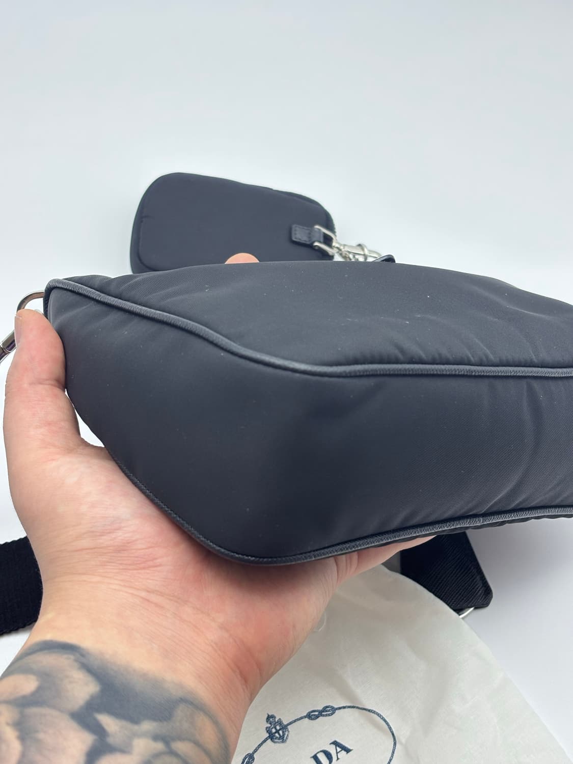 프라다 리에디션 테수토 호보백 상품이미지6