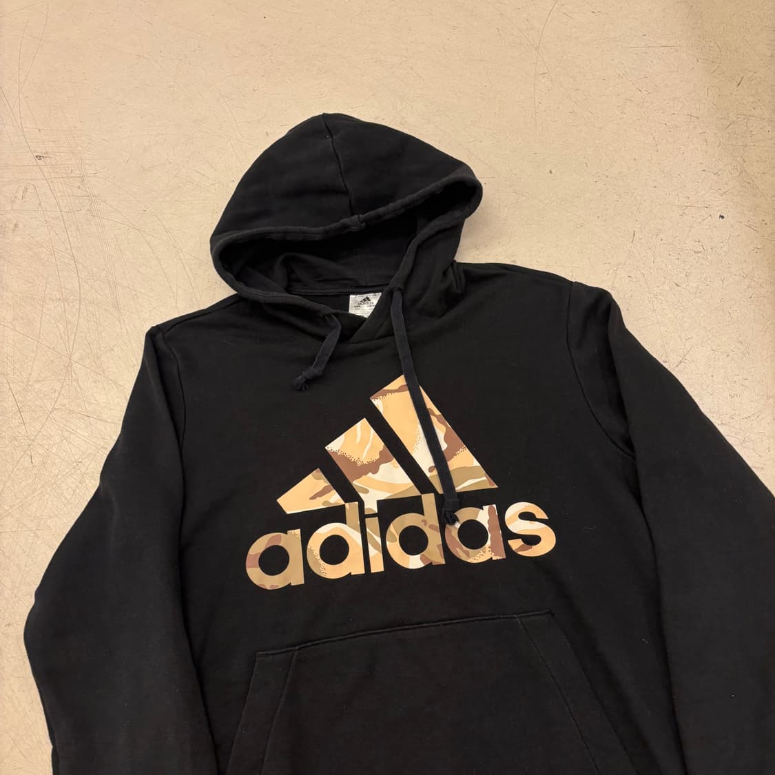 아디다스 이큅먼트 빅로고 후드티 상품이미지2
