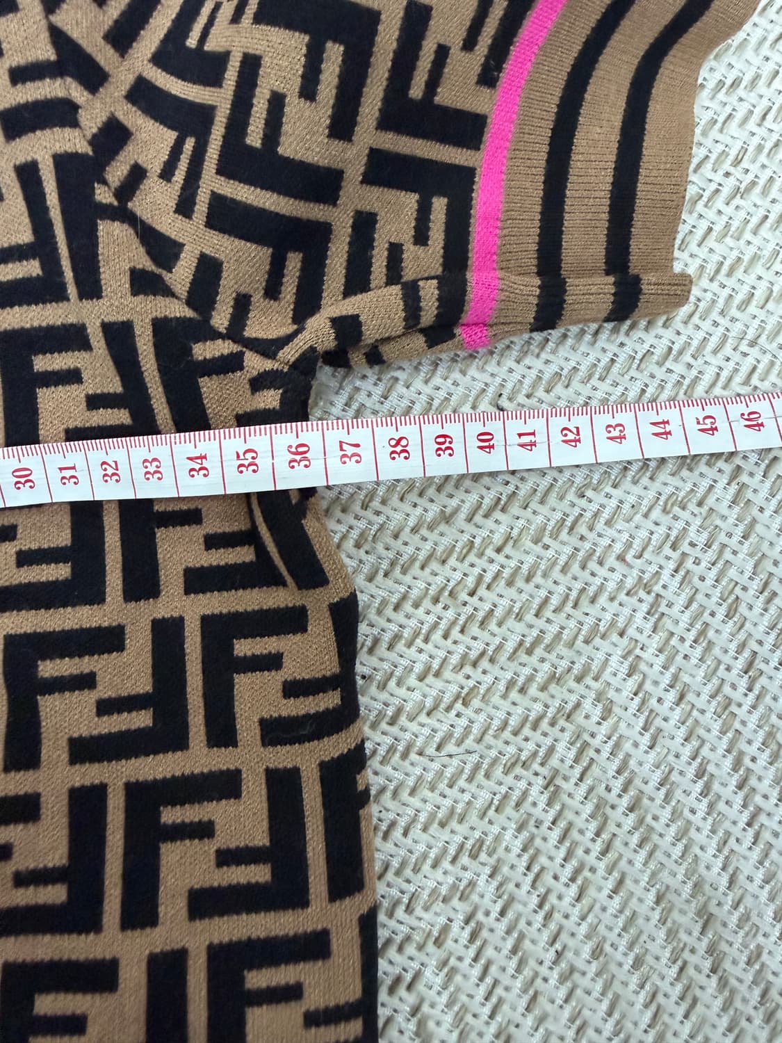 정품) 펜디 키즈 FF 로고 반팔 니트 6y 상품이미지8