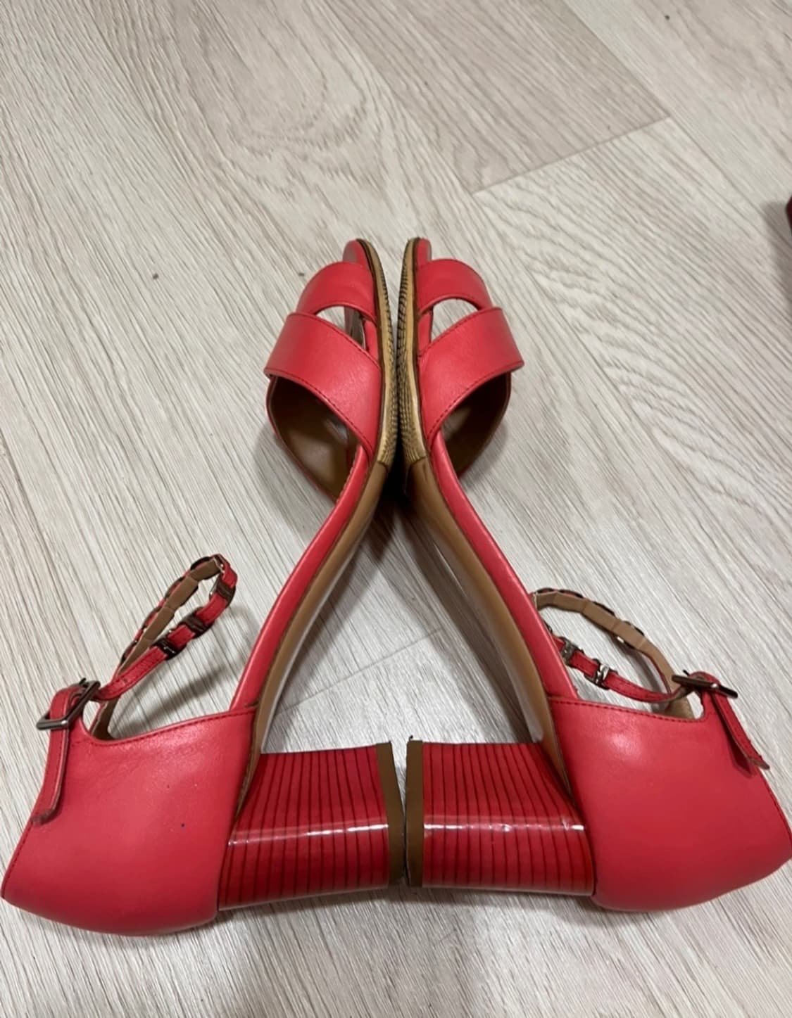 Ferragamo 페라가모 코랄핑크 힐 샌들_7사이즈(245mm) 상품이미지4