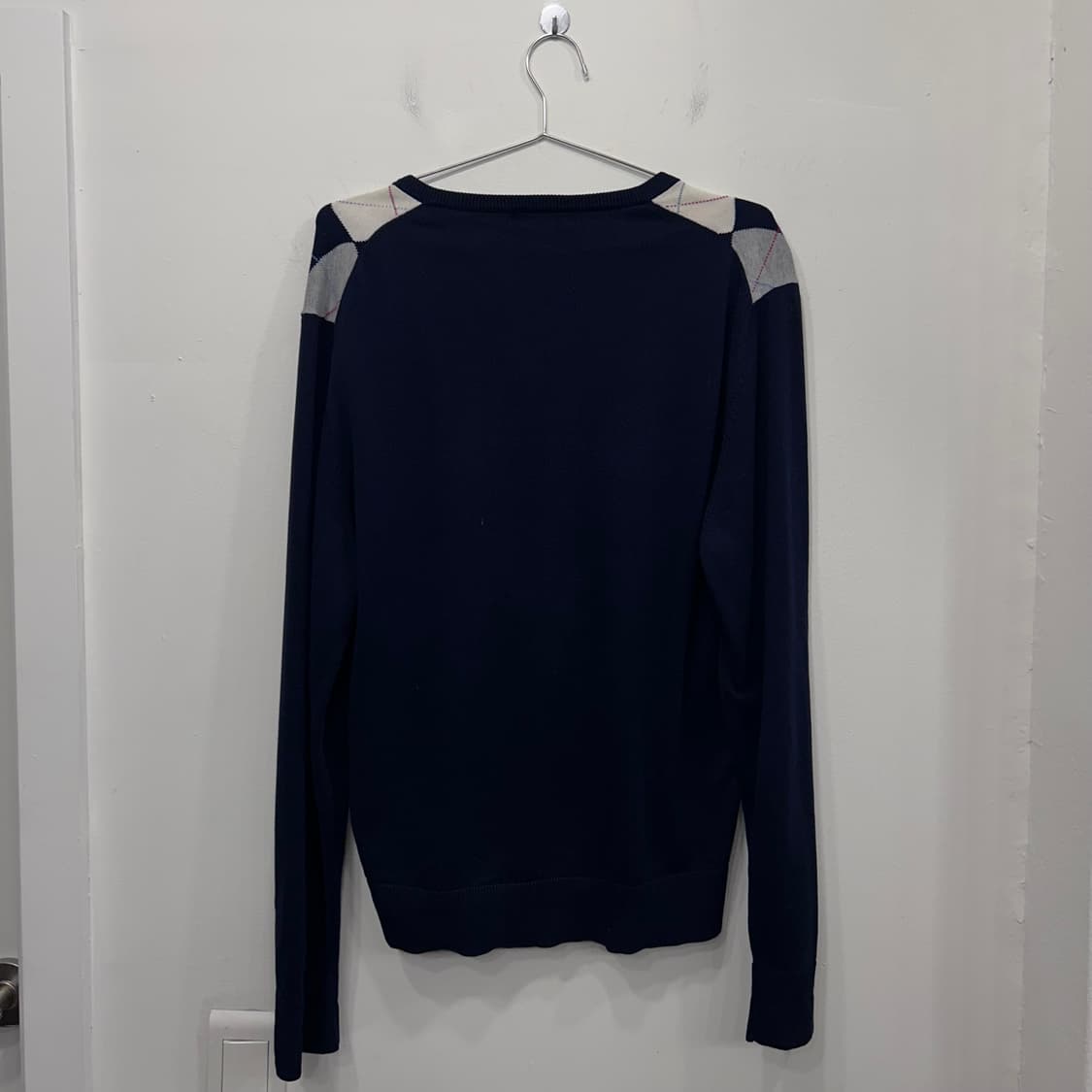 헤지스 놈코어 다이아몬드 브이넥 니트 상품이미지4