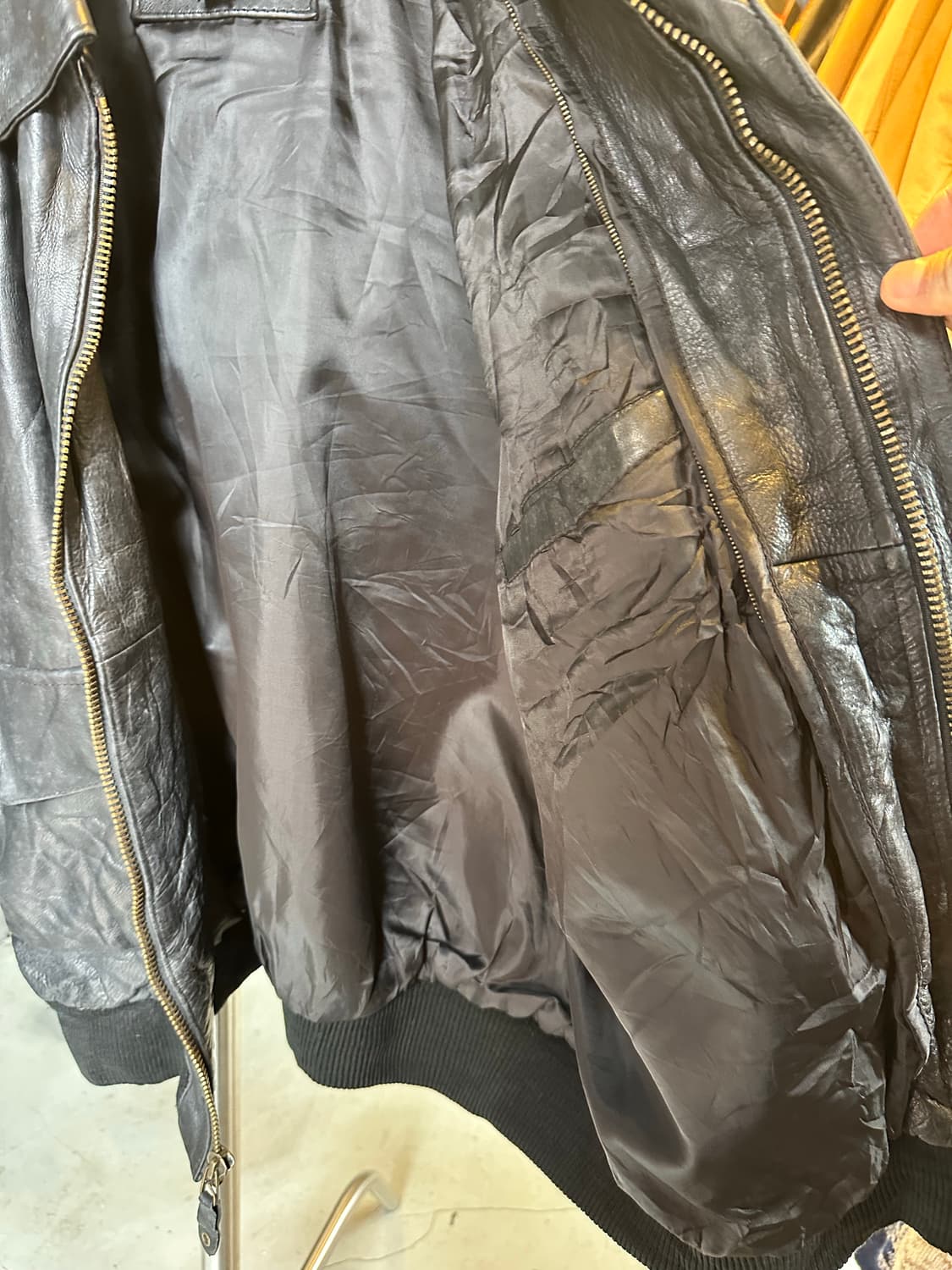 Burks Bay 헤비 리얼 레더 A-2 플라이트 자켓 상품이미지8