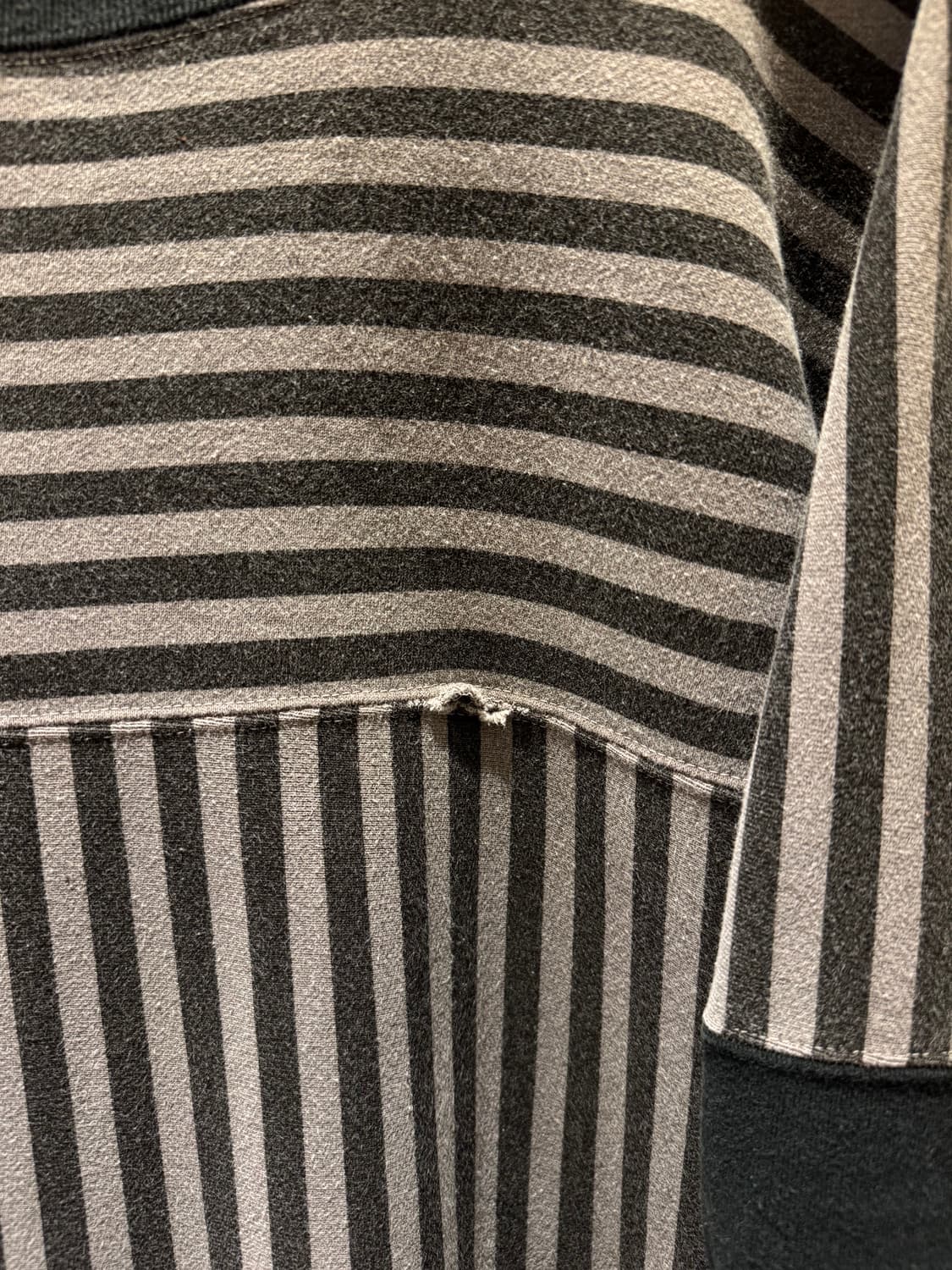 카브엠트 스트라이프 맨투맨 상품이미지10