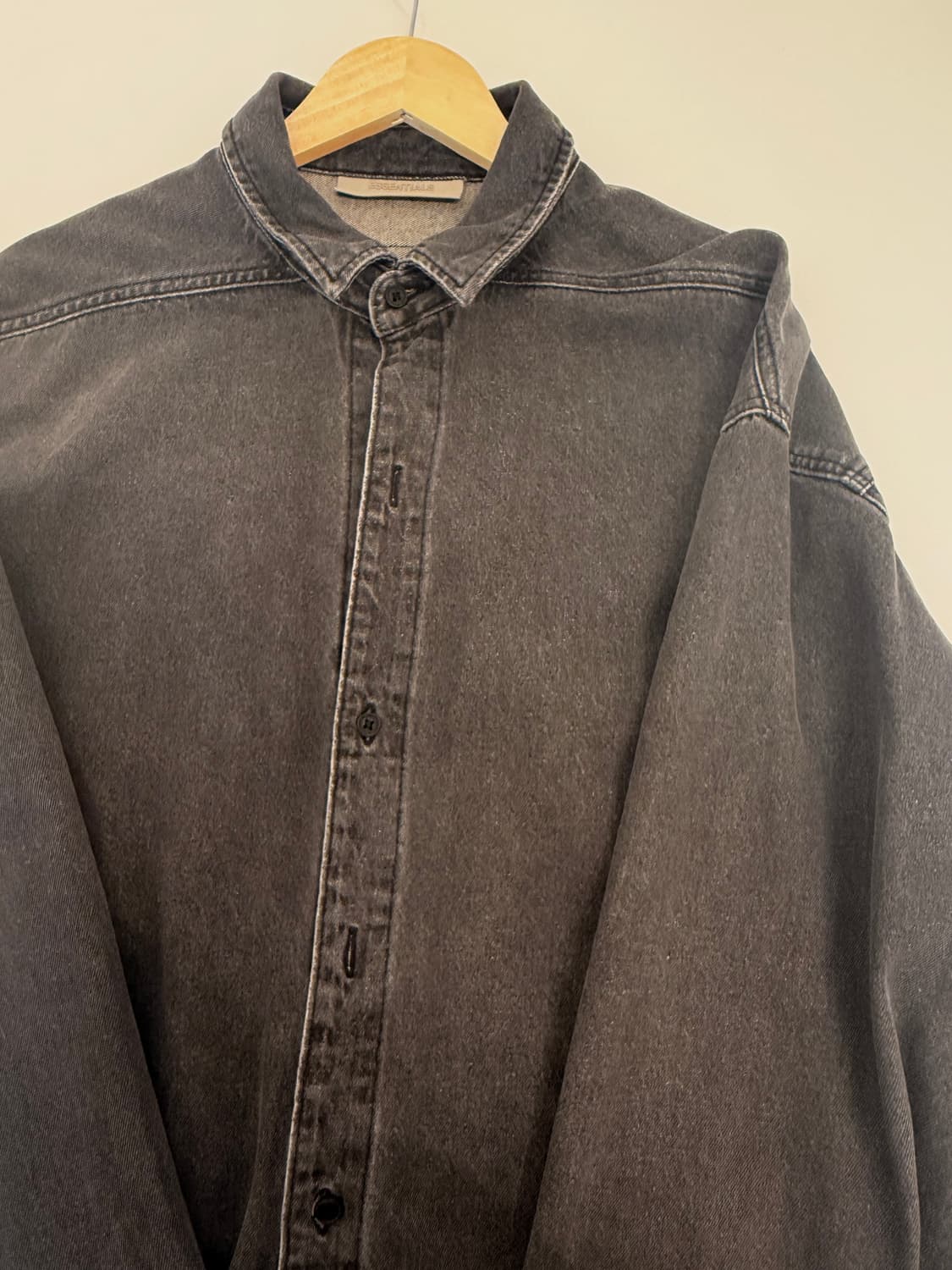 피어오브갓(FEAR OF GOD),에센셜(Essential) 데님워크셔츠 상품이미지4