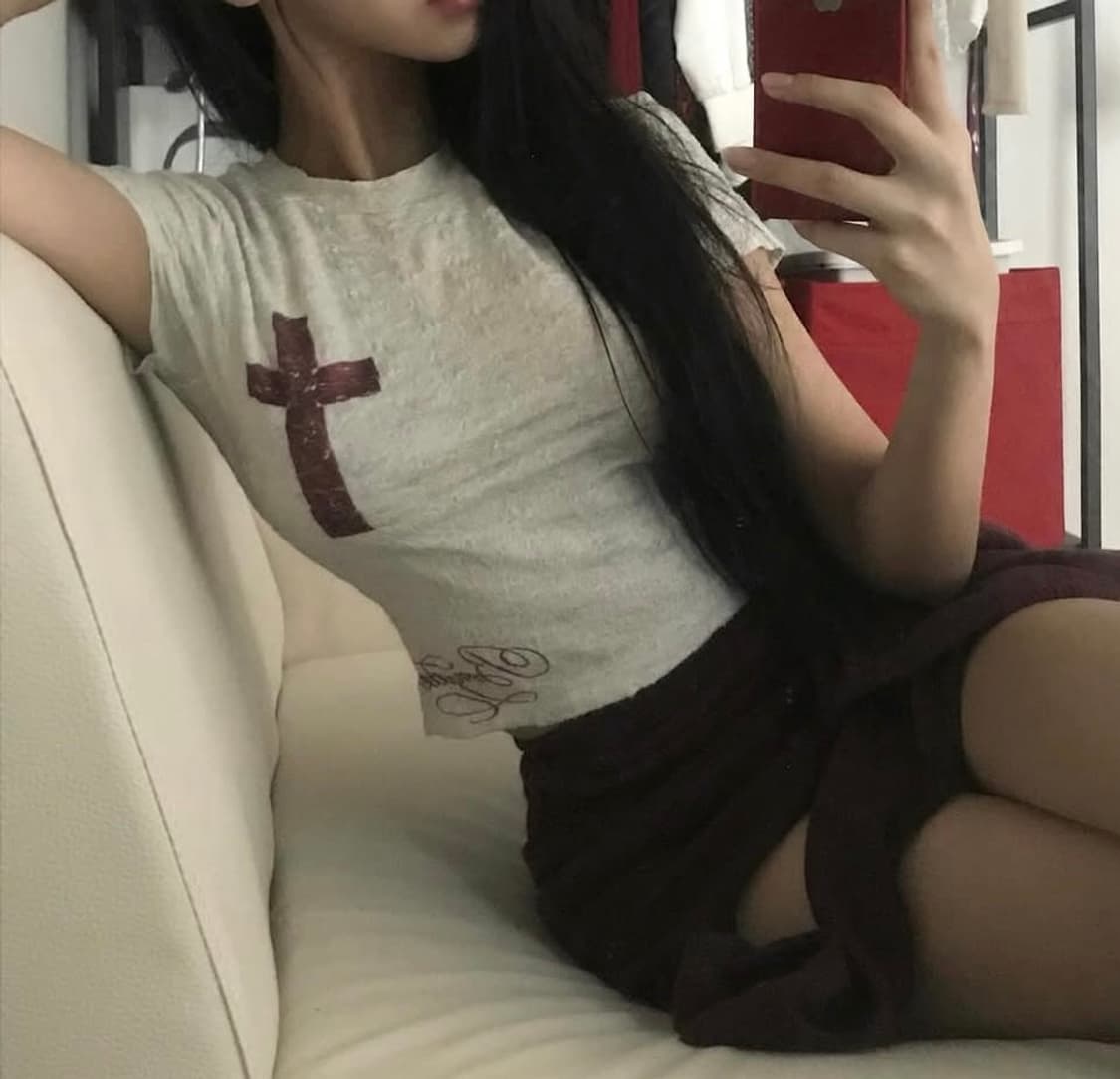 본네 우먼 그래픽 오픈 백 슬릿 탑 아이보리 상품이미지1