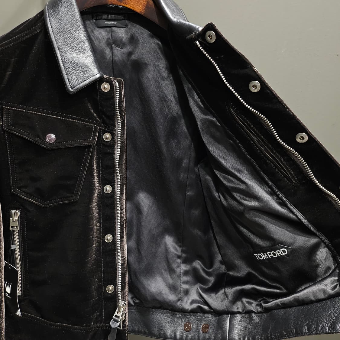 톰포드 크록벨벳 신상 트러커 가죽 카라 자켓 상품이미지9