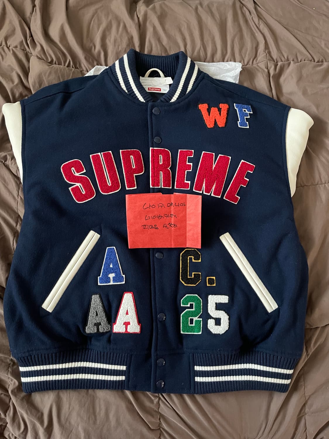[L] 슈프림 프레이즈 바시티 자켓 네이비 - 25SS 상품이미지4