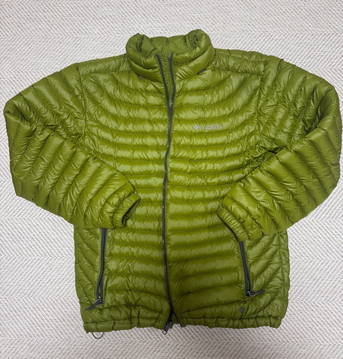 컬럼비아 고프코어 경량 패딩 올리브 그린 상품이미지1