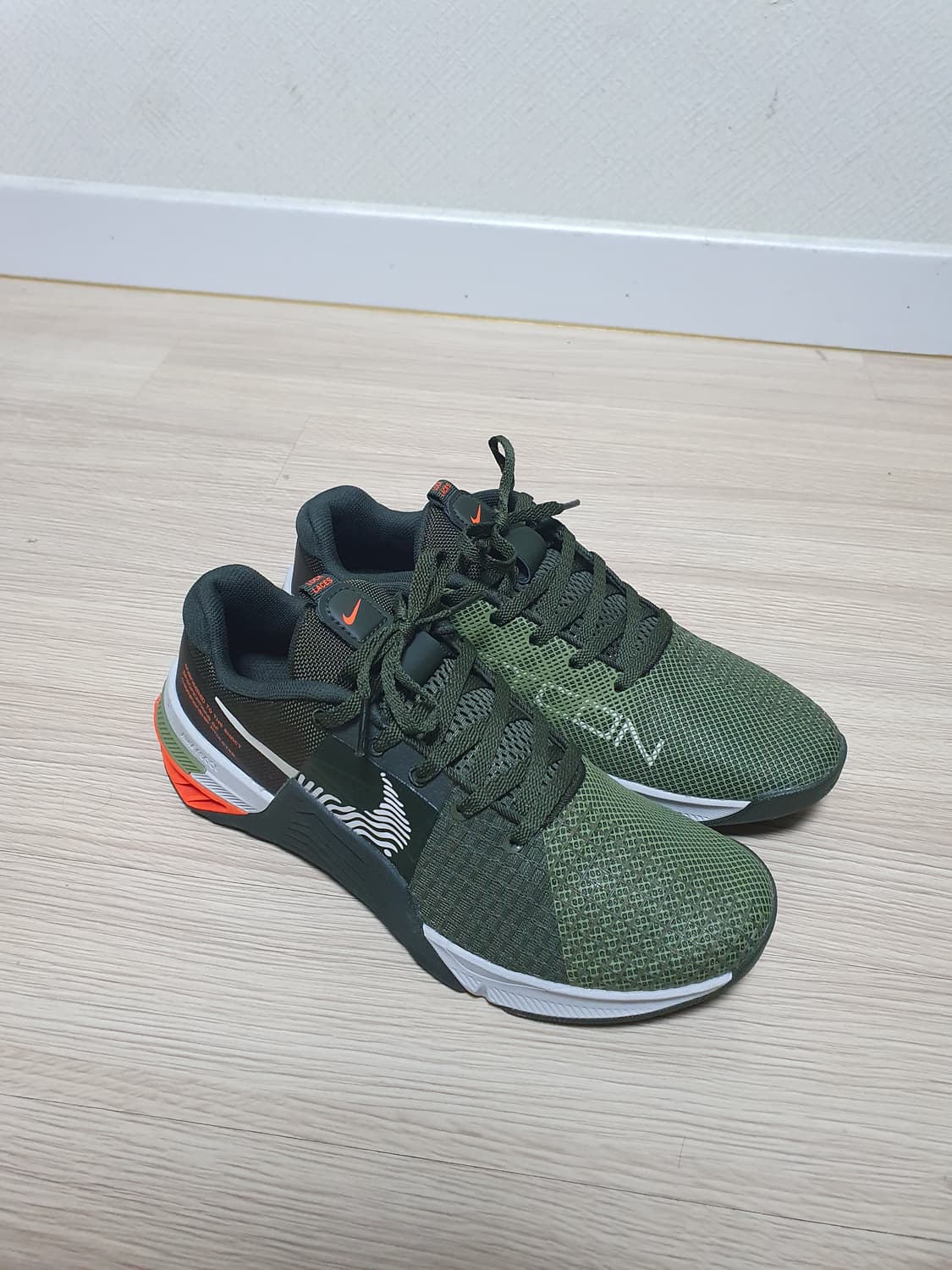 나이키 매트콘8 트레이닝화 255 상품이미지2