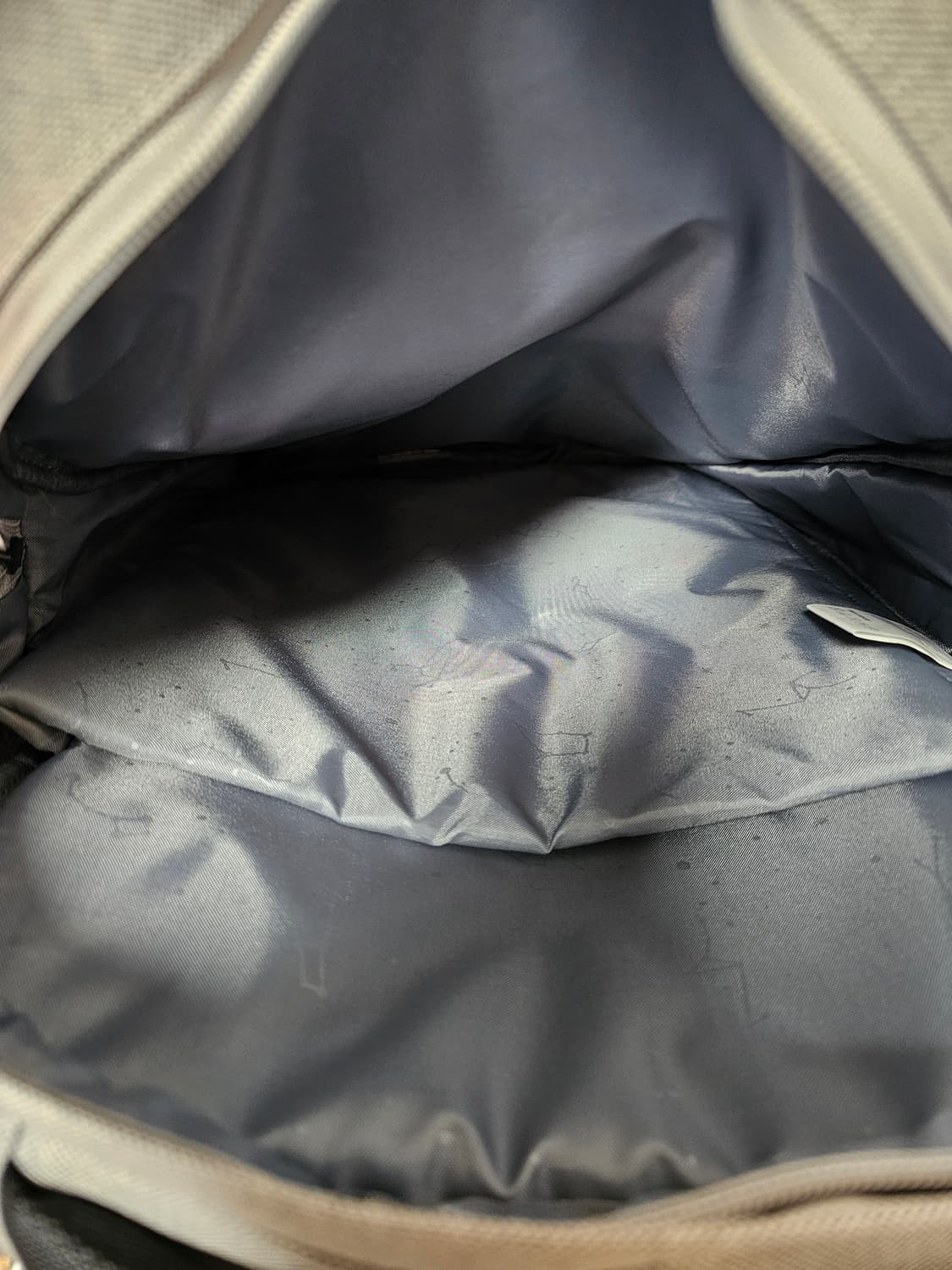 내셔널지오그래픽 백팩 회색 상품이미지3