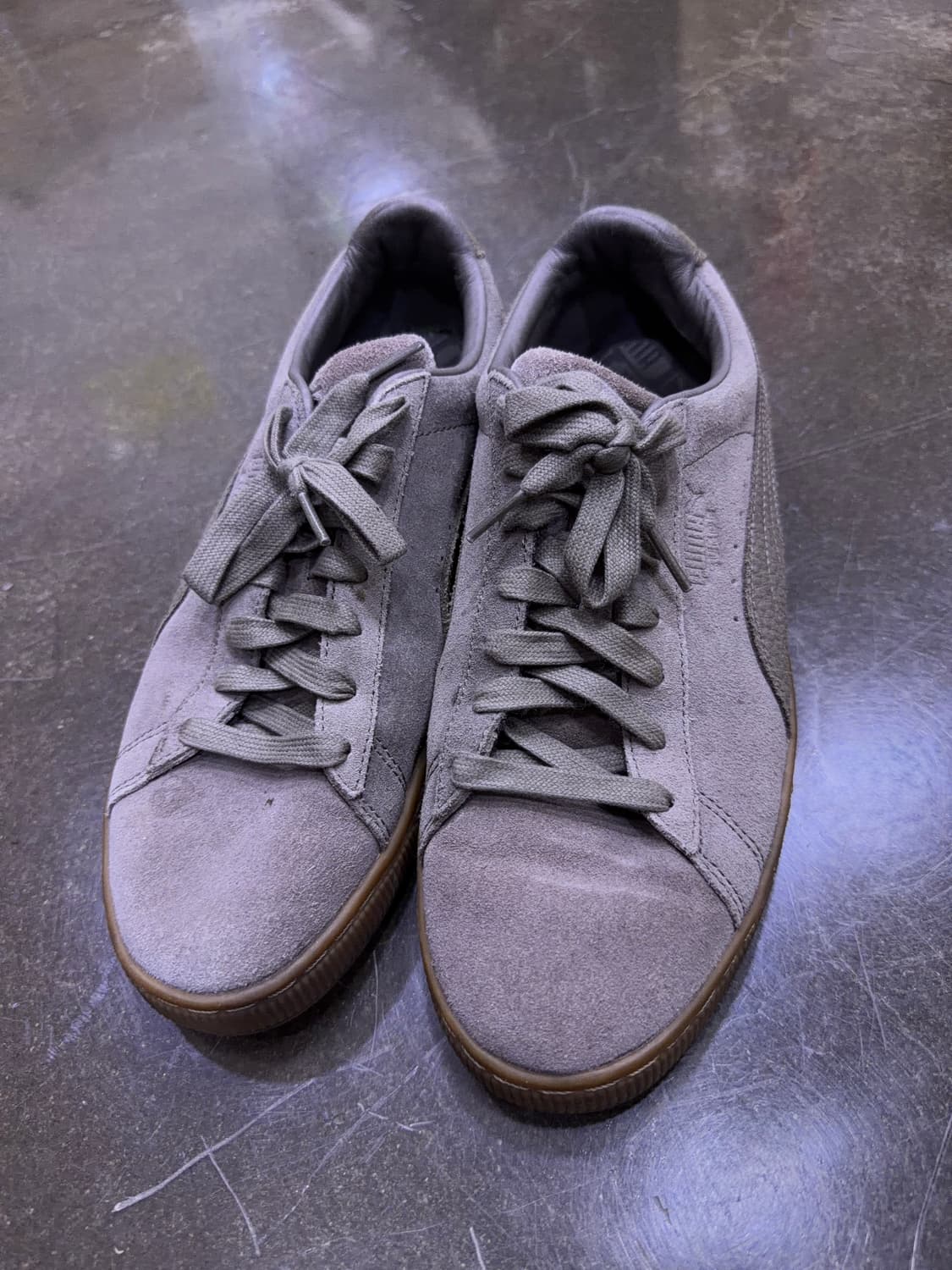 푸마 스웨이드 클래식 그레이 검 스니커즈 275 상품이미지2