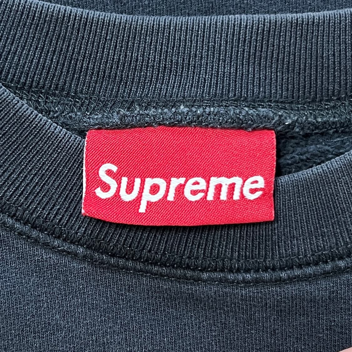 슈프림 08SS 월드 페이머스 백 박스로고 크루넥 블랙 상품이미지6