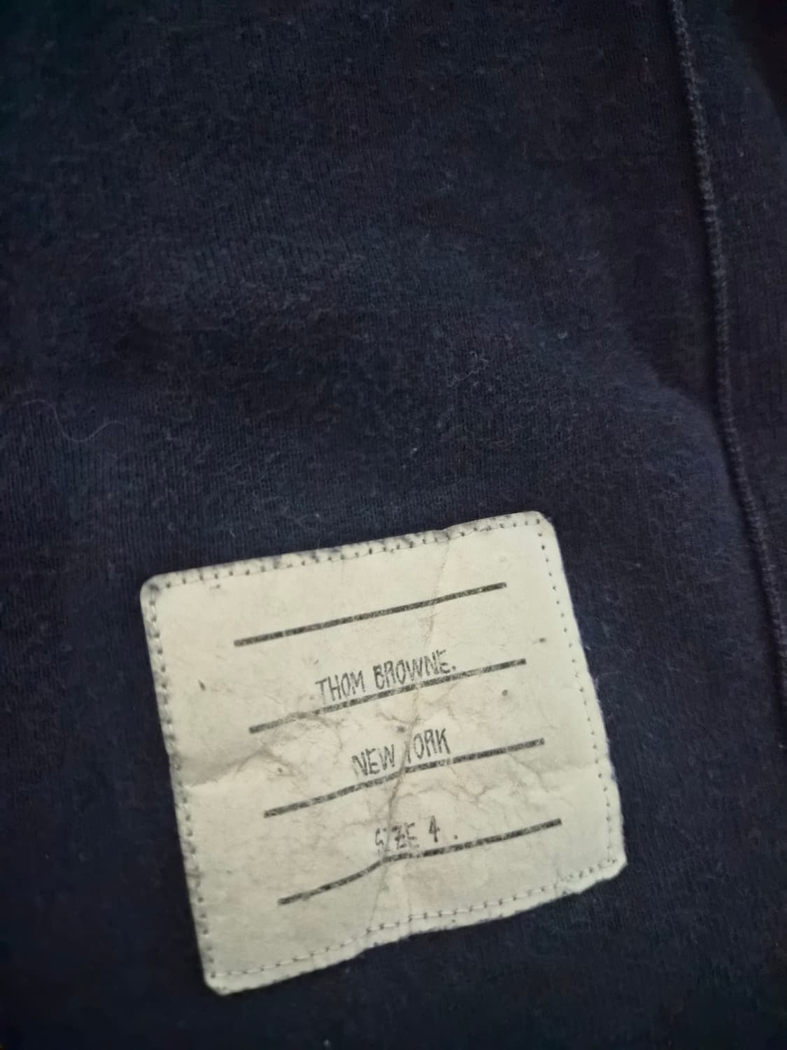 톰브라운 4선완장 맨투맨 상품이미지4