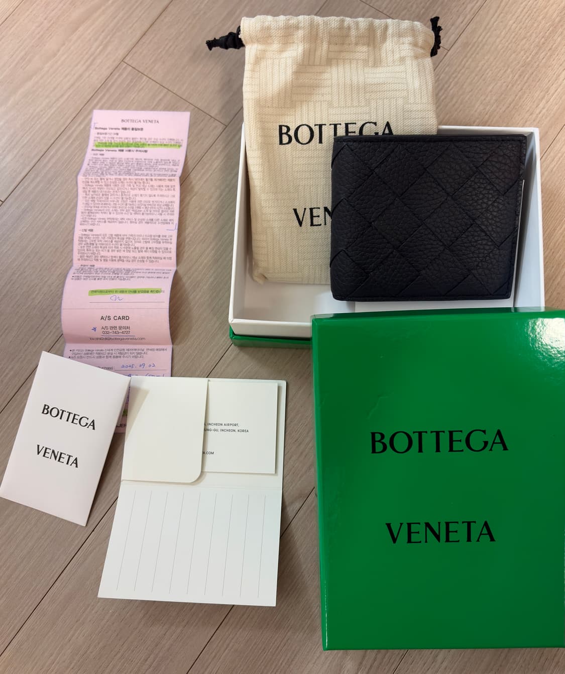 [새상품] 최신상 보테가베네타 인트레치아토 반지갑 상품이미지1