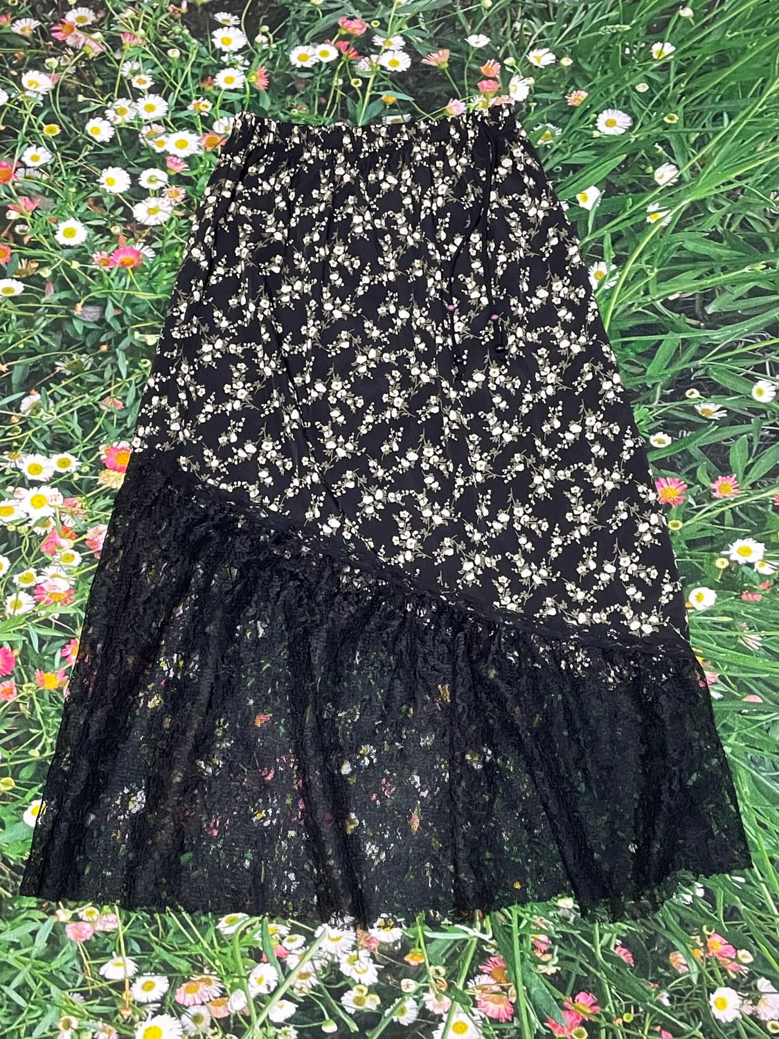 팬시클럽 플라워 러플 스커트 블랙 상품이미지2