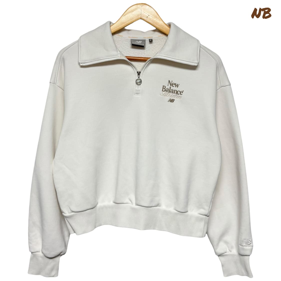 3822 뉴발란스 아이보리 카라 크롭 맨투맨 상품이미지1
