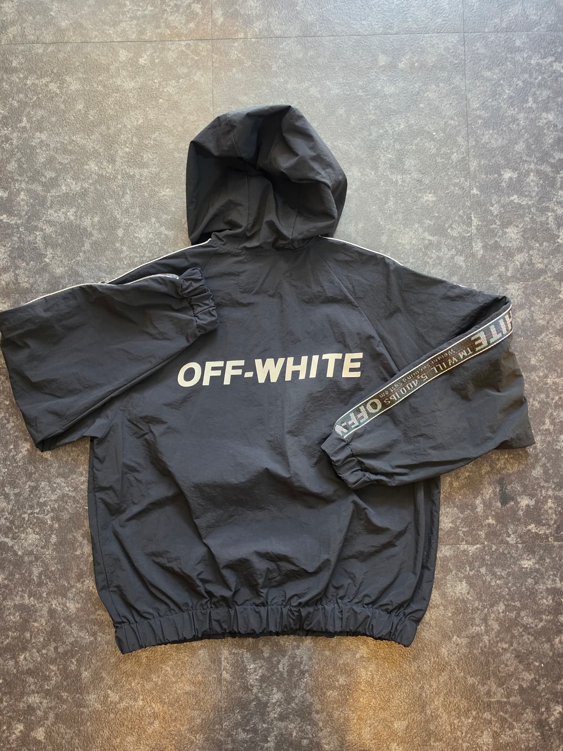 오프화이트 테이프 로고 아노락 후드 (블랙) 상품이미지5
