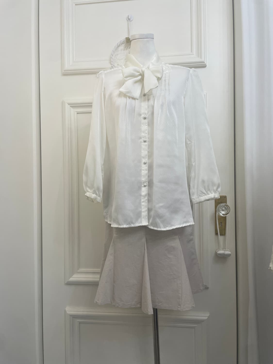 ivory bow point dot lovely blouse 상품이미지1