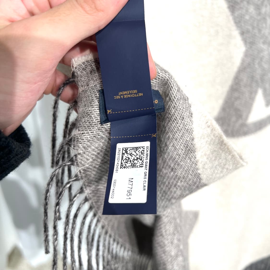 루이비통 자이언트 모노그램 머플러  상품이미지4