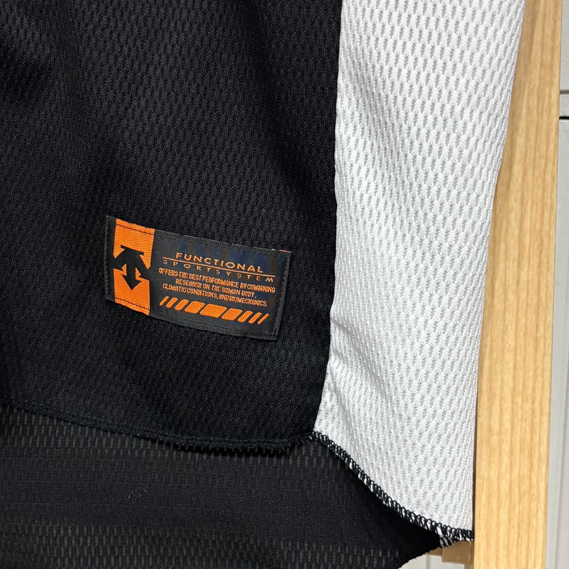 데상트 Scorpions 야구 유니폼 블랙 상품이미지3