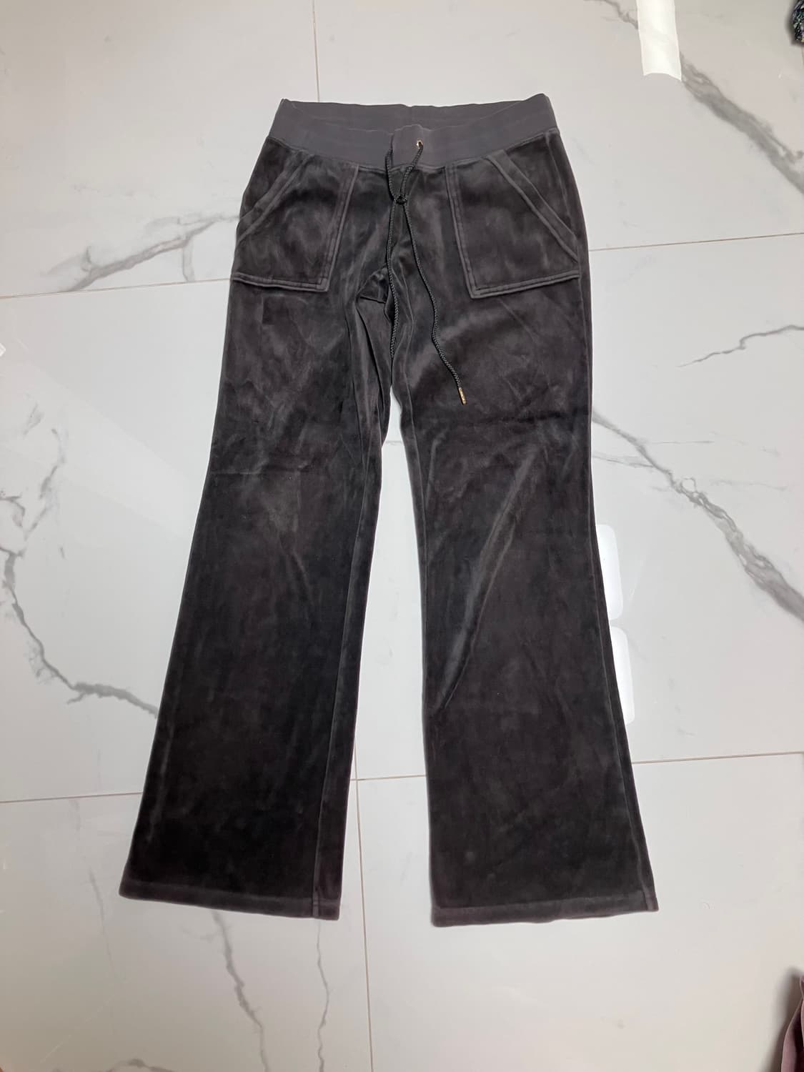 Y2K 쥬시 꾸뛰르 챠콜 그레이 벨루어 포켓 팬츠 부츠컷 상품이미지2