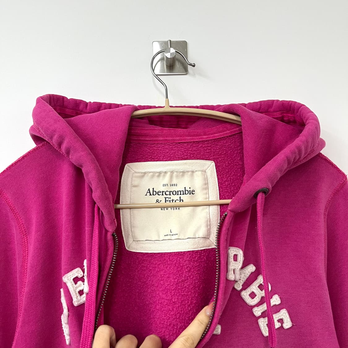 아베크롬비 슬림핏 자수로고 핑크 후드집업 상품이미지5