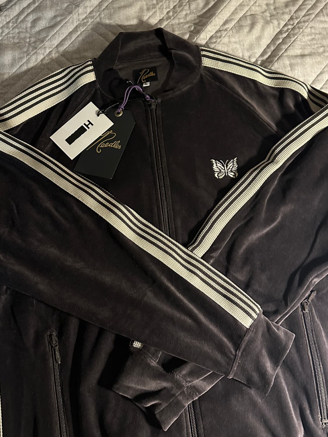 니들스 벨루어 트랙 자켓 차콜 상품이미지1