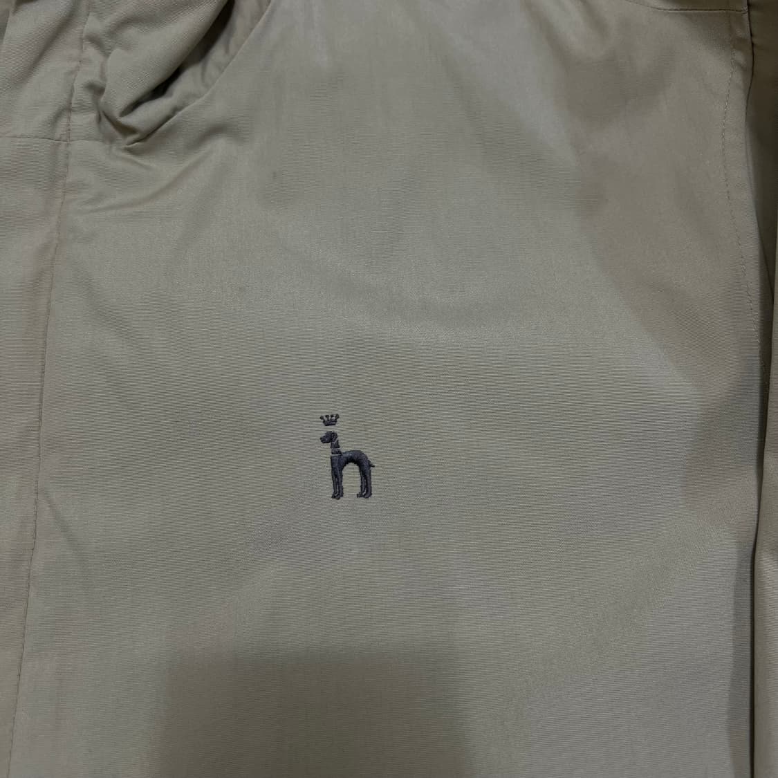 헤지스 자수로고 스탠드넥 바람막이 집업자켓 [베이지] M/95 상품이미지4