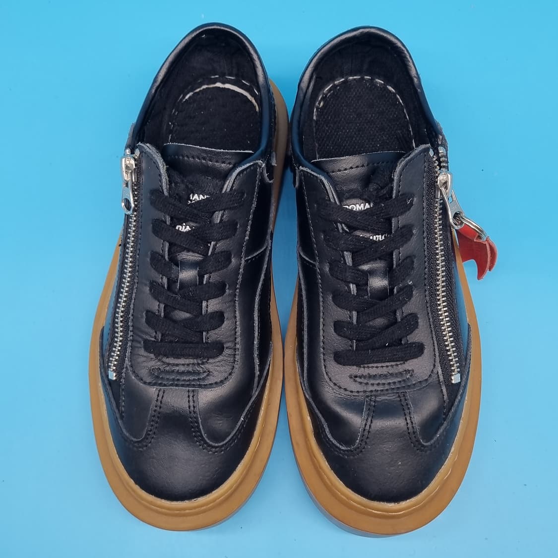 O 로맨틱 크라운 여성스니커즈 230 상품이미지2