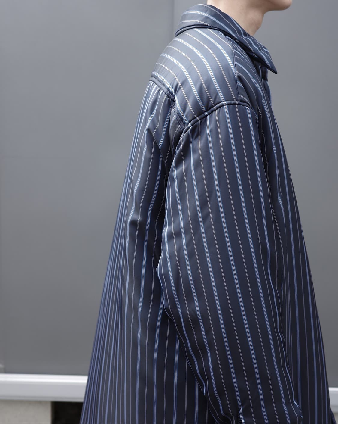 메종 마르지엘라 패디드 셔츠 네이비 스트라이프 40사이즈 상품이미지6