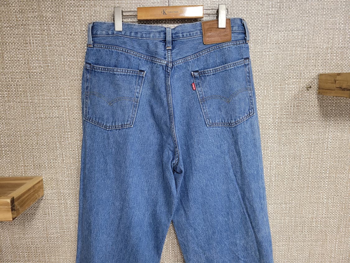 34~35인치 리바이스 프리미엄 배기 테이퍼드핏 청바지  루즈핏 중청 상품이미지3