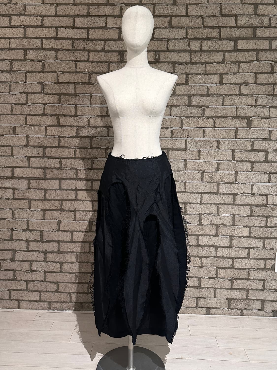 Comme des Garcons 꼼데가르송 해체주의 컷아웃 롱 스커트 상품이미지1