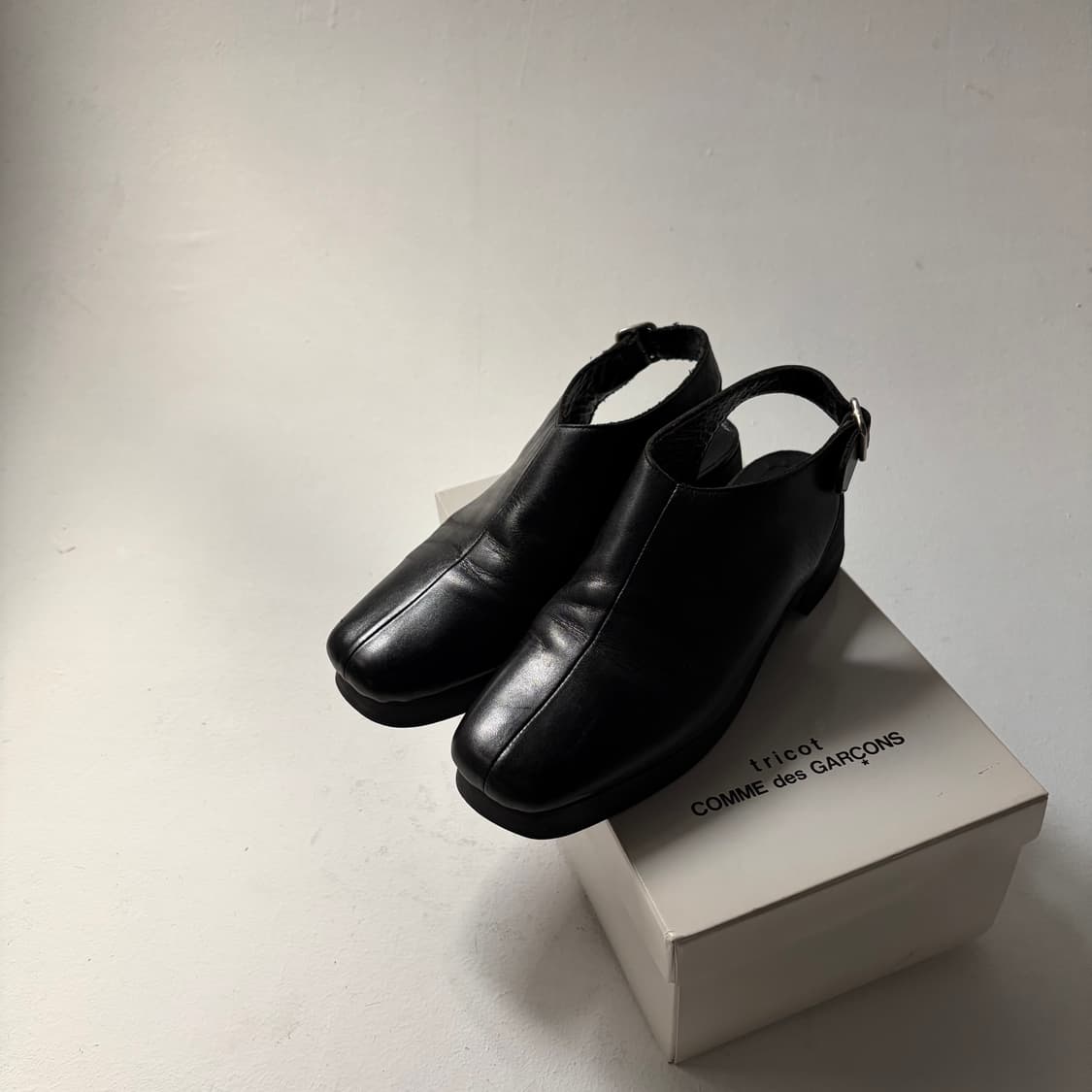 Minimal Leather Slingback Shoes 상품이미지1