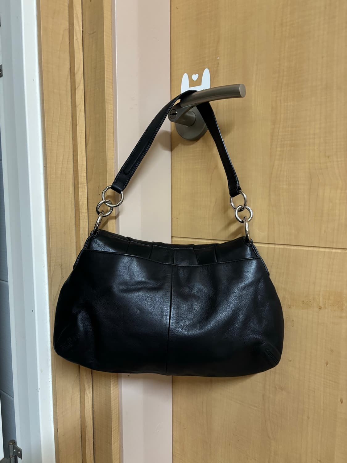 상태굿) 코치 블랙 레더 은장 숄더백 상품이미지4