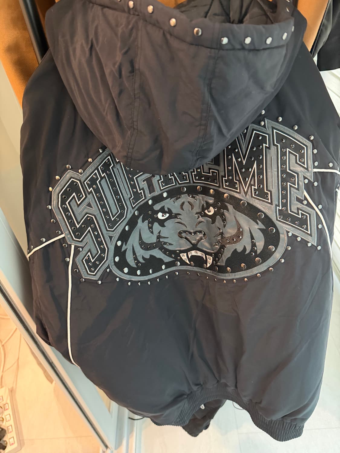 25ss 슈프림 스터드 자켓 판매합니다  상품이미지1