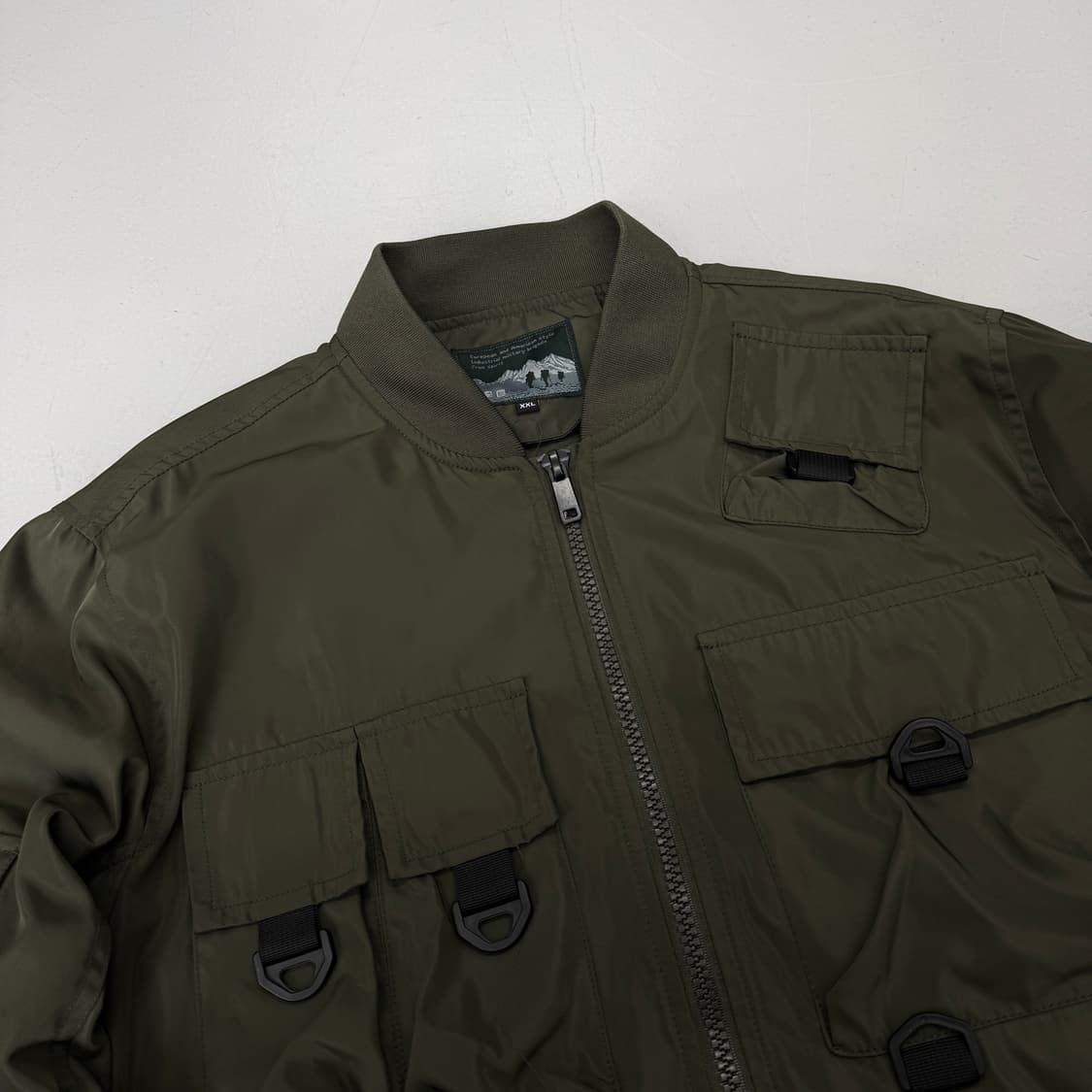 멀티포켓 테크니컬 바람막이 자켓 카키 상품이미지3