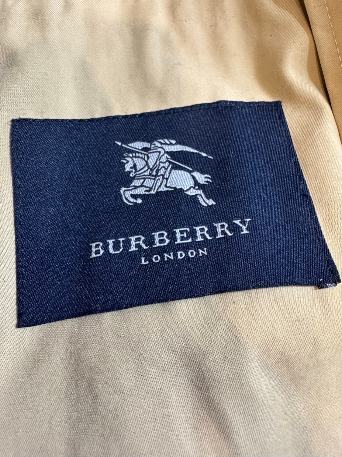 Buberry 버버리 여성 베이지 자켓 상품이미지3