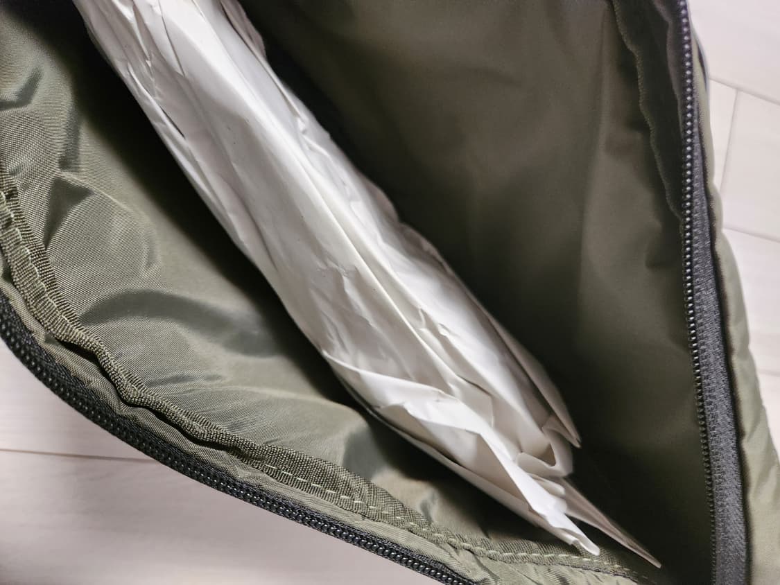 새상품)내셔널지오그래픽 빅로고 바디백
사이즈 가로 42cm 높이 21cm 상품이미지6