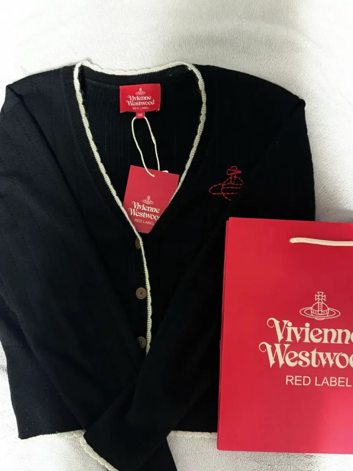 풀박스(택, 쇼핑백) 구성 비비안웨스트우드 레드라벨 가디건 상품이미지1