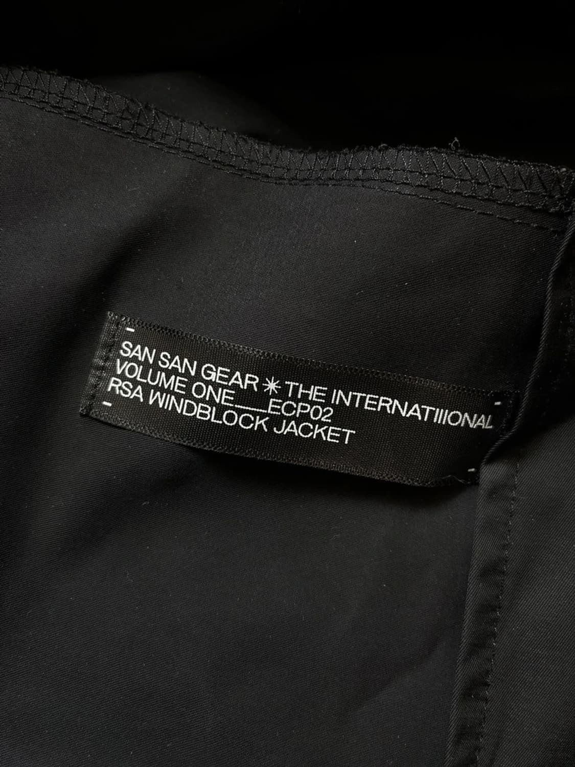 산산기어 X 더 인터내셔널 22FW RSA 윈드블록 자켓 PN8418 상품이미지10