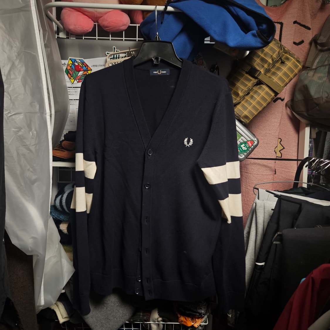 (L)프레드페리 가디건 팝니다. 네이비 상태좋음. 상품이미지1