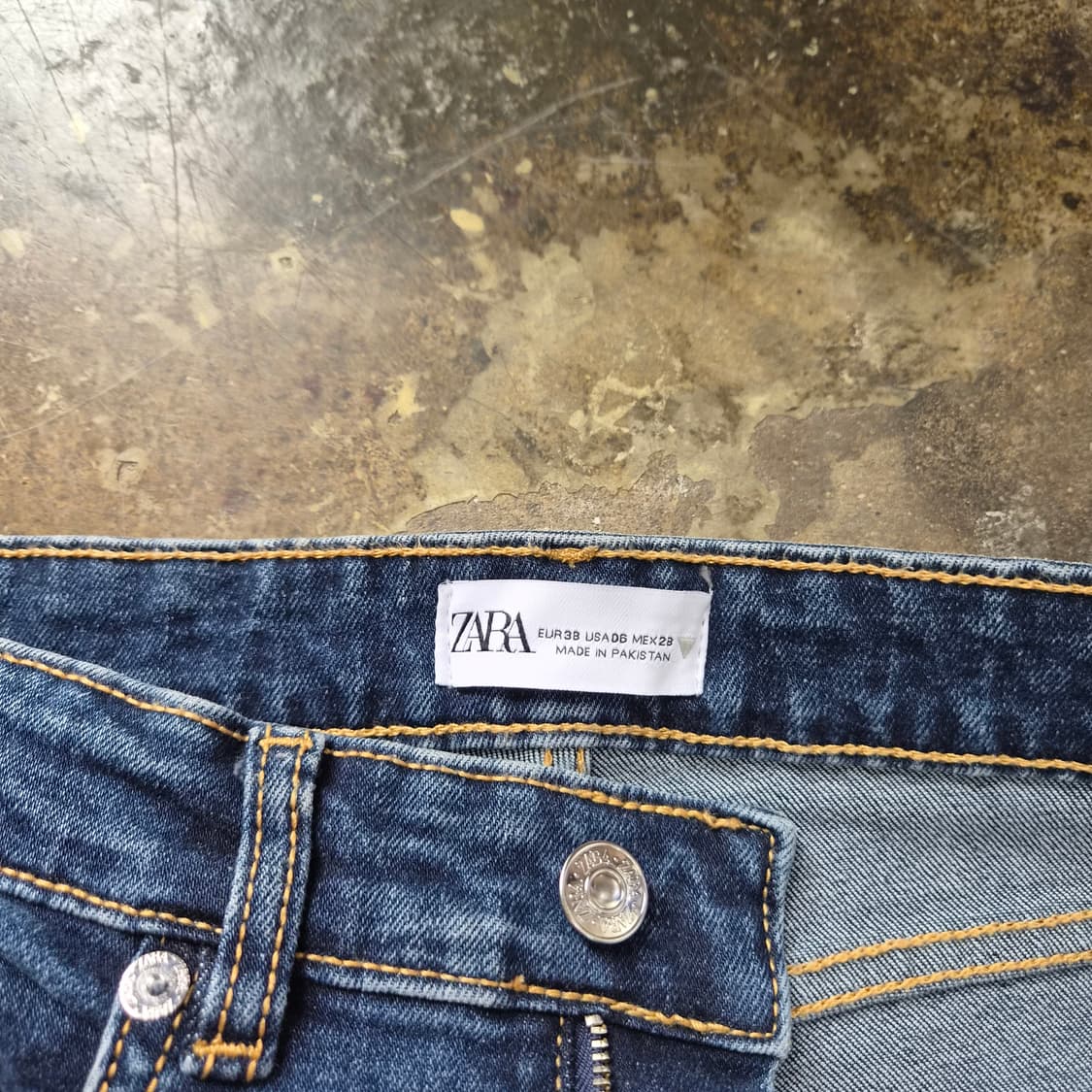 28) ZARA 자라 세미 부츠컷 청바지 데님팬츠 상품이미지4